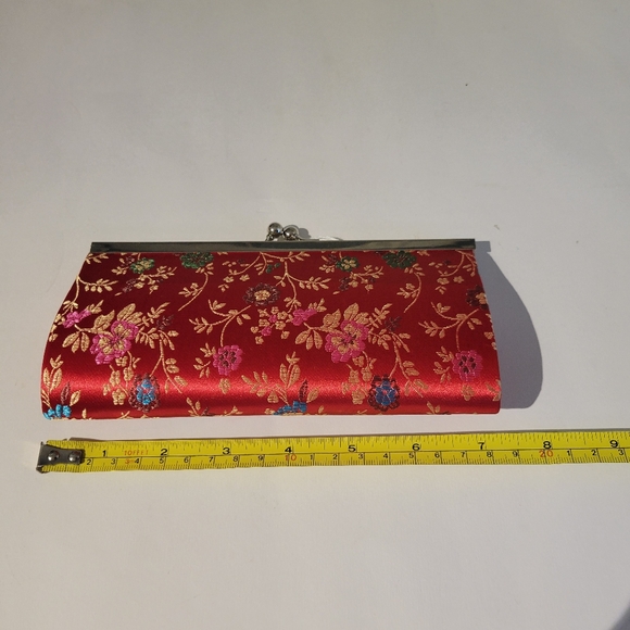 Red Satin mini clutch - Picture 5 of 7